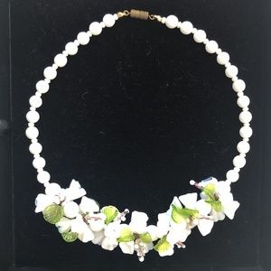 Floral beaded necklace